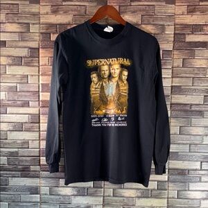 Pre Owned Thank You For The Memories Supernatural 2005-2021 Shirt Gildan Medium